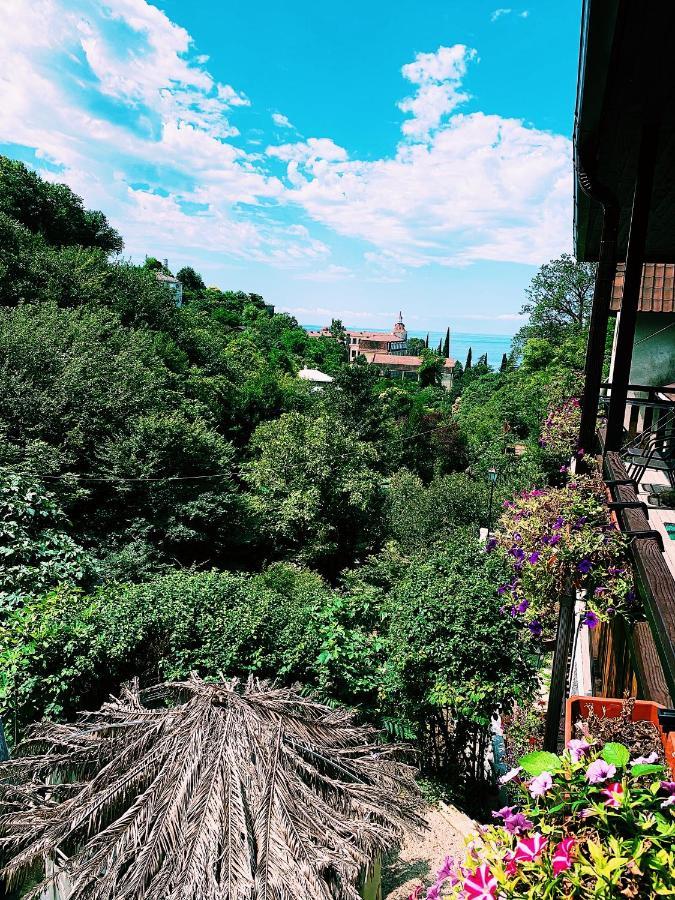 Guest House Chalet Agave กากรา ภายนอก รูปภาพ
